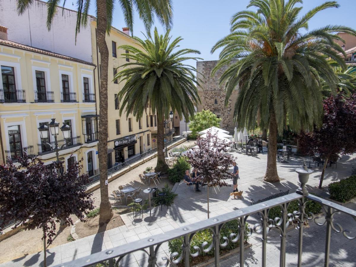 Elegante Apartamento Para 5 En El Centro De Caceres Con Wifi Экстерьер фото