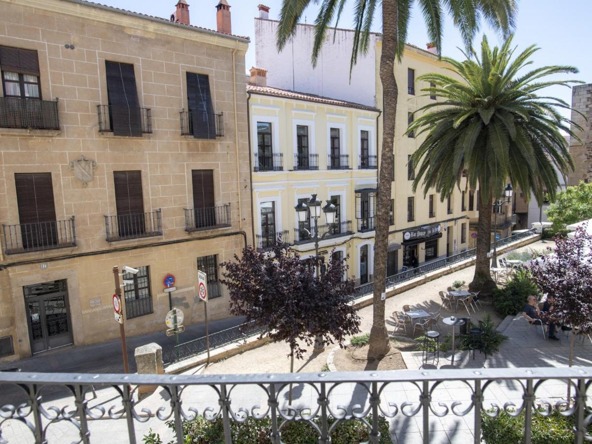 Elegante Apartamento Para 5 En El Centro De Caceres Con Wifi Экстерьер фото